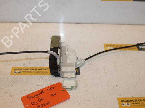 Used Front right lock PEUGEOT 407 SW (6E_, 6D_) 2.0 16V (140 hp) 15313211