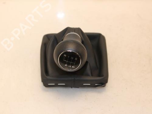 Used Shift knob AUDI Q2 (GAB, GAG) 2.0 TDI (150 hp) 15330617