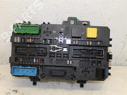 Used Fuse box Fuse box 15306000 15306000