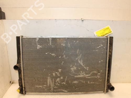 Used Water radiator Water radiator 15299948 15299948