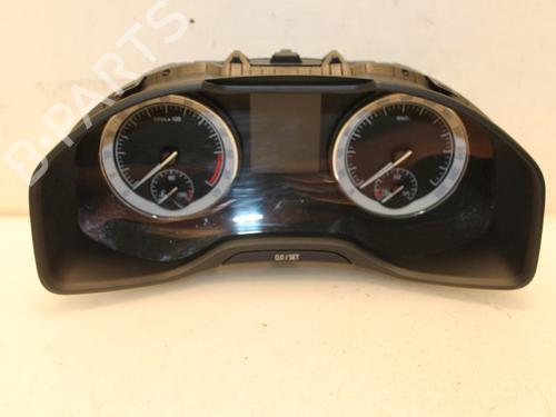 Used Instrument cluster Instrument cluster 15330545 15330545
