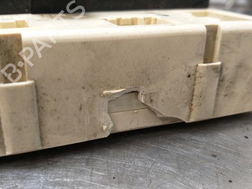 Used Fuse box Fuse box 16075455 16075455