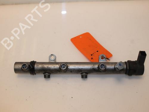 Used Injection rail Injection rail 16057389 16057389
