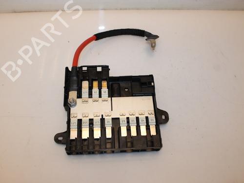 Used Fuse box Fuse box 15318110 15318110