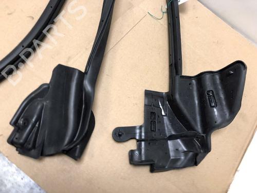 Rubber door seal TESLA MODEL S (5YJS) 90D AWD | BP15339208C142 