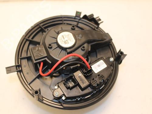 Used Heater blower motor VW TOURAN (5T1) 2.0 TDI (110 hp) 15330986