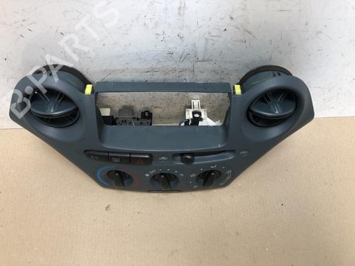 Climate control TOYOTA YARIS (_P1_) 1.0 (SCP10_, SCP10R) | BP15533976I5 