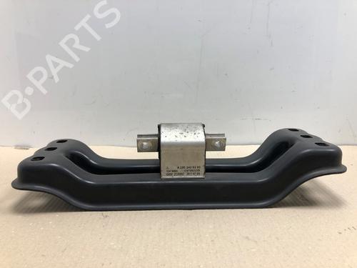 Supporto cambio Supporto cambio MERCEDES-BENZ E-CLASS Coupe (C238) E 200 (238.342) (184 hp) 37214375 37214375