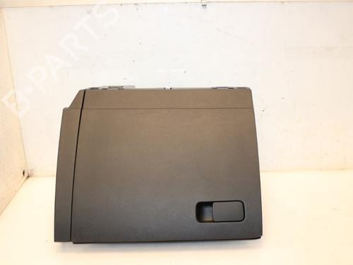 Used Glove box Glove box 15331602 15331602