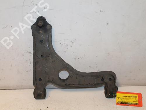 Used Right front suspension arm Right front suspension arm OPEL ASTRA G Saloon (T98) 1.6 (F69) (84 hp) 15307922 15307922