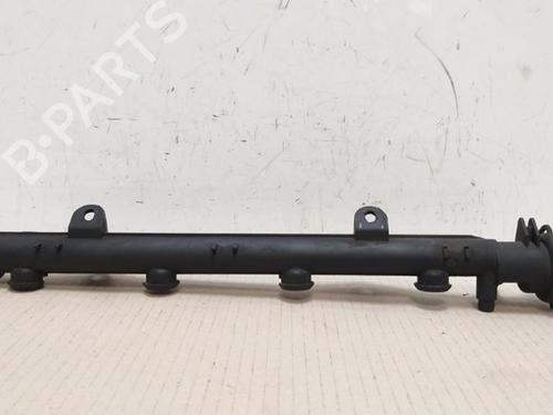 Used Injection rail VW POLO III (6N1) 75 1.6 (75 hp) 15532871