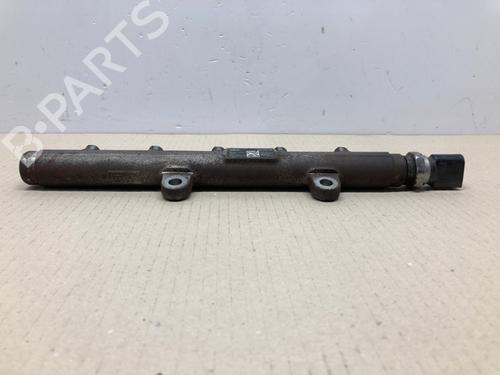 Used Injection rail Injection rail 17043628 17043628