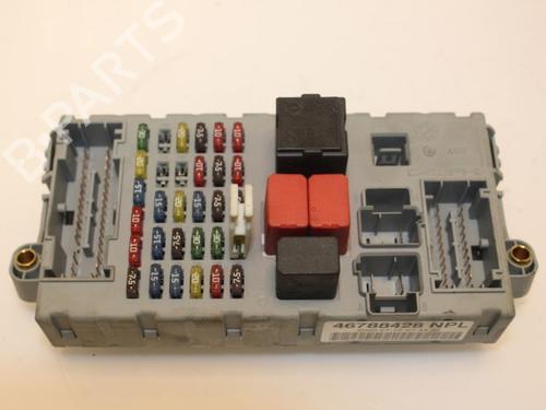 Used Fuse box Fuse box FIAT PUNTO (188_) 1.2 16V 80 (188.233, .235, .253, .255, .333, .353, .639,... (80 hp) 15321849 15321849