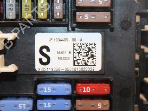 Fuse box TESLA MODEL S (5YJS) 85D AWD | BP15320952E1 - Image 3