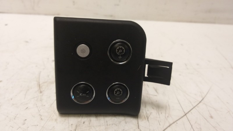 Switch – Maserati QUATTROPORTE V 4.2 (2004-2026)