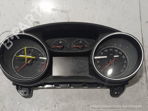 Used Instrument cluster Instrument cluster OPEL ASTRA K (B16) 1.6 CDTi (68) (160 hp) 33822101 33822101