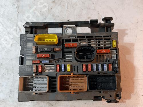 Used Fuse box Fuse box PEUGEOT 3008 I MPV (0U_) 1.6 VTi (120 hp) 33822019 33822019