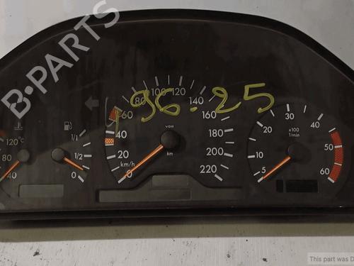 Used Instrument cluster Instrument cluster MERCEDES-BENZ C-CLASS (W202) C 220 CDI (202.133) (125 hp) 33822319 33822319