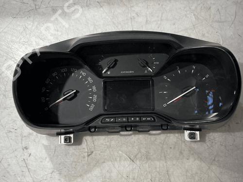 Used Instrument cluster Instrument cluster CITROËN C3 III (SX) 1.2 PureTech 82 (83 hp) 33871838 33871838