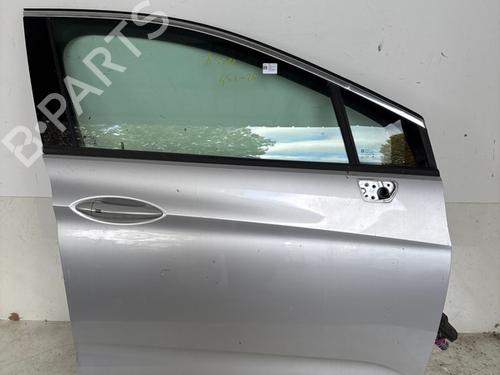 Used Right front door Right front door FIAT PUNTO (176_) 75 1.2 (73 hp) 40525226 40525226
