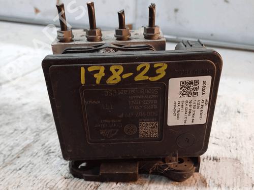 Used ABS pump ABS pump AUDI A3 (8V1, 8VK) 1.6 TDI (105 hp) 33821521 33821521