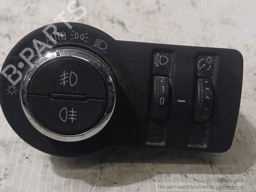 Used Headlight switch Headlight switch OPEL INSIGNIA A Sports Tourer (G09) 2.0 CDTI (35) (131 hp) 33824241 33824241