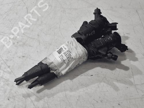 Used Injector Injector PEUGEOT 5008 (0U_, 0E_) 1.6 HDi (110 hp) 33823373 33823373