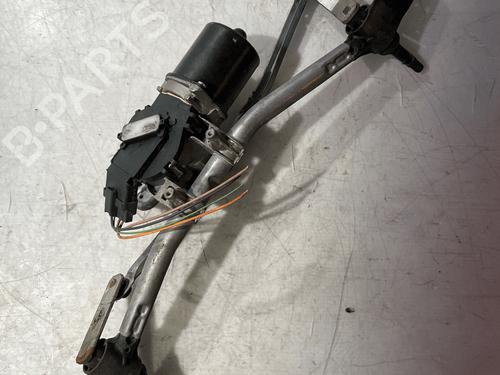 Used Front wiper motor Front wiper motor RENAULT CLIO III (BR0/1, CR0/1) 1.5 dCi (BR17, CR17) (86 hp) 33822915 33822915
