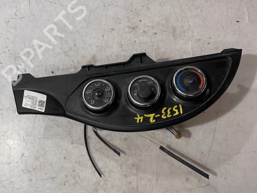 Used Climate control Climate control TOYOTA YARIS (_P13_) 1.0 (KSP130_, KSP130) (69 hp) 33822648 33822648