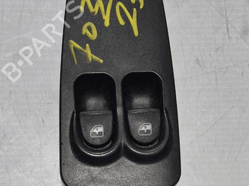 Used Left front window switch Left front window switch LANCIA YPSILON (843_) 1.3 D Multijet (843.AXF11, 843.AXF1A, 843.AXM11,... (75 hp) 33821453 33821453