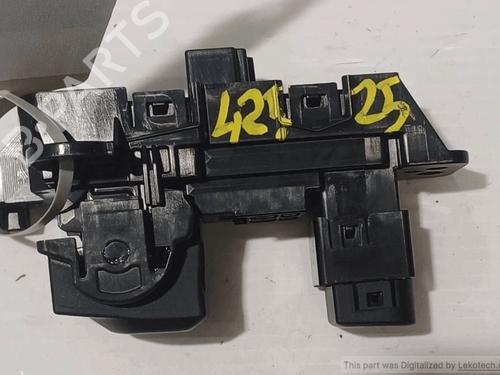 Switch TOYOTA YARIS (_P21_, _PA1_, _PH1_) 1.5 Hybrid (MXPH10, MXPH11) | BP33820908I30 - Image 4