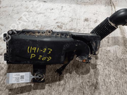 Used Air filter box Air filter box PEUGEOT 208 II (UB_, UP_, UW_, UJ_) 1.2 PureTech 75 (75 hp) 33821607 33821607