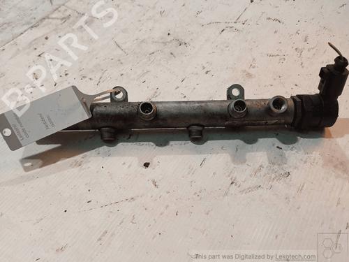 Used Injection rail Injection rail AUDI A4 B7 (8EC) 3.0 TDI quattro (233 hp) 33822488 33822488