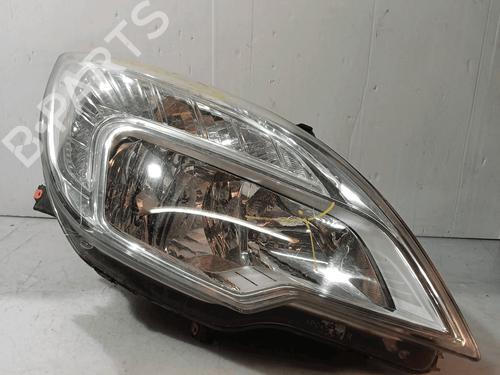 Used Right headlight Right headlight OPEL MERIVA B MPV (S10) 1.3 CDTI (75) (95 hp) 33824206 33824206