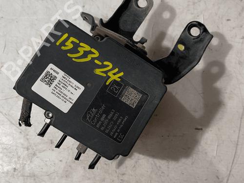 Used ABS pump ABS pump TOYOTA YARIS (_P13_) 1.0 (KSP130_, KSP130) (69 hp) 33822306 33822306