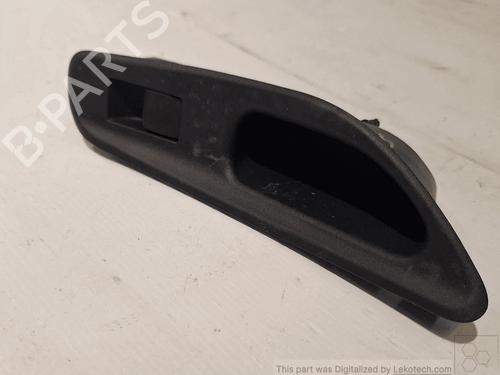 Used Left rear window switch Left rear window switch TOYOTA YARIS (_P21_, _PA1_, _PH1_) 1.5 Hybrid (MXPH10, MXPH11) (116 hp) 33821320 33821320