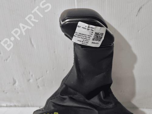 Used Gear lever Gear lever TOYOTA RAV 4 V (_A5_, _H5_) 2.5 Hybrid AWD (AXAH54, AXAL54) (222 hp) 33823896 33823896