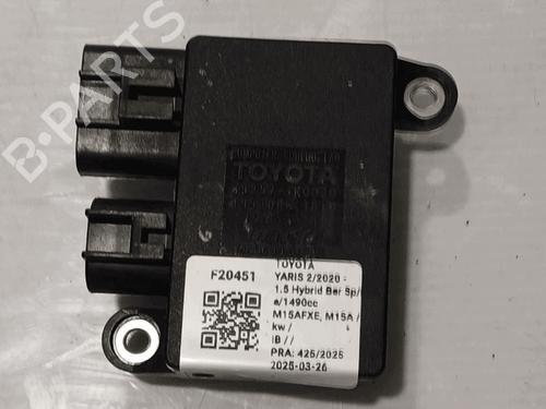 Used Heater resistor Heater resistor TOYOTA YARIS (_P21_, _PA1_, _PH1_) 1.5 Hybrid (MXPH10, MXPH11) (116 hp) 33824120 33824120
