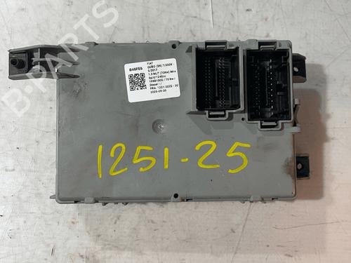 Used Fuse box Fuse box FIAT FIORINO Box Body/MPV (225_) 1.3 D Multijet (95 hp) 33823218 33823218