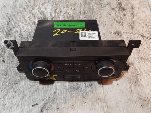 Used Radio Radio CHEVROLET CAPTIVA (C100, C140) 2.2 D 4WD (184 hp) 33822137 33822137