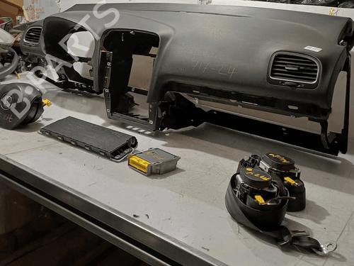 Used Dashboard Dashboard VW GOLF PLUS V (5M1, 521) 1.2 TSI (105 hp) 33821099 33821099