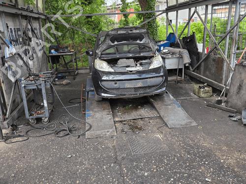 Used Parts PEUGEOT 107 (PM_, PN_)  1.0  4740639