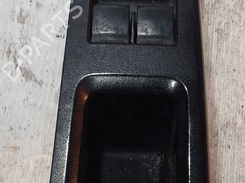 Used Switch Switch TOYOTA YARIS (_P13_) 1.0 (KSP130_, KSP130) (69 hp) 33821740 33821740