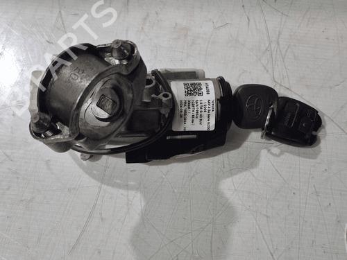 antennabase-toyota-rav-4-ii-_a2_-2000-2001-2002-2003-2004-2005-33824197 main image