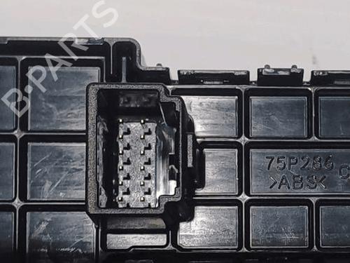 Switch TOYOTA YARIS (_P21_, _PA1_, _PH1_) 1.5 Hybrid (MXPH10, MXPH11) | BP33820908I30 - Image 3
