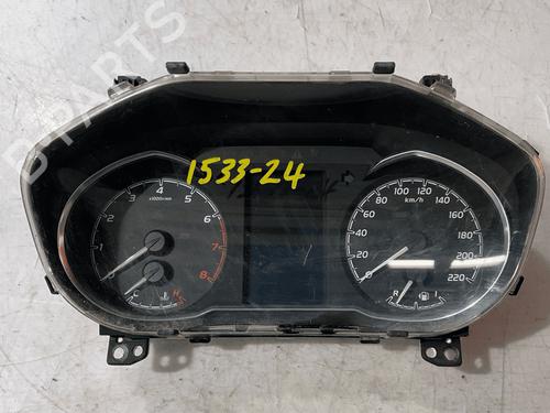 Used Instrument cluster Instrument cluster TOYOTA YARIS (_P13_) 1.0 (KSP130_, KSP130) (69 hp) 33822647 33822647