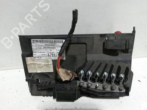 Sikringsdåse VW POLO IV (9N_, 9A_) 1.2 (54 hp) 29317106