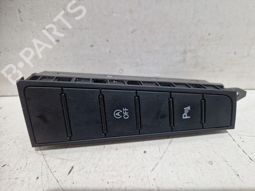 switch-vw-passat-b7-variant-365-2010-2011-2012-2013-2014-2015-34004329 main image