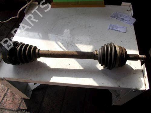 Aandrijfas links voor VW GOLF II (19E, 1G1) 1.6 (70 hp) 15696077