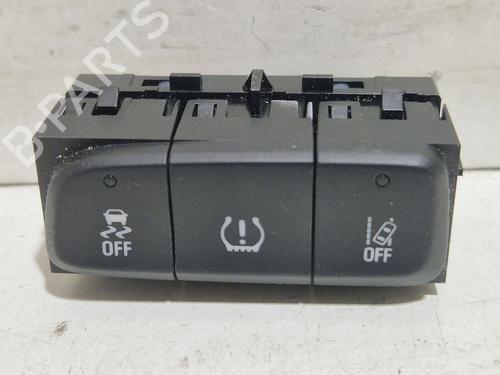 Used Switch OPEL CROSSLAND X / CROSSLAND (P17, P2QO) 1.5 Turbo D (75) (120 hp) 30628883
